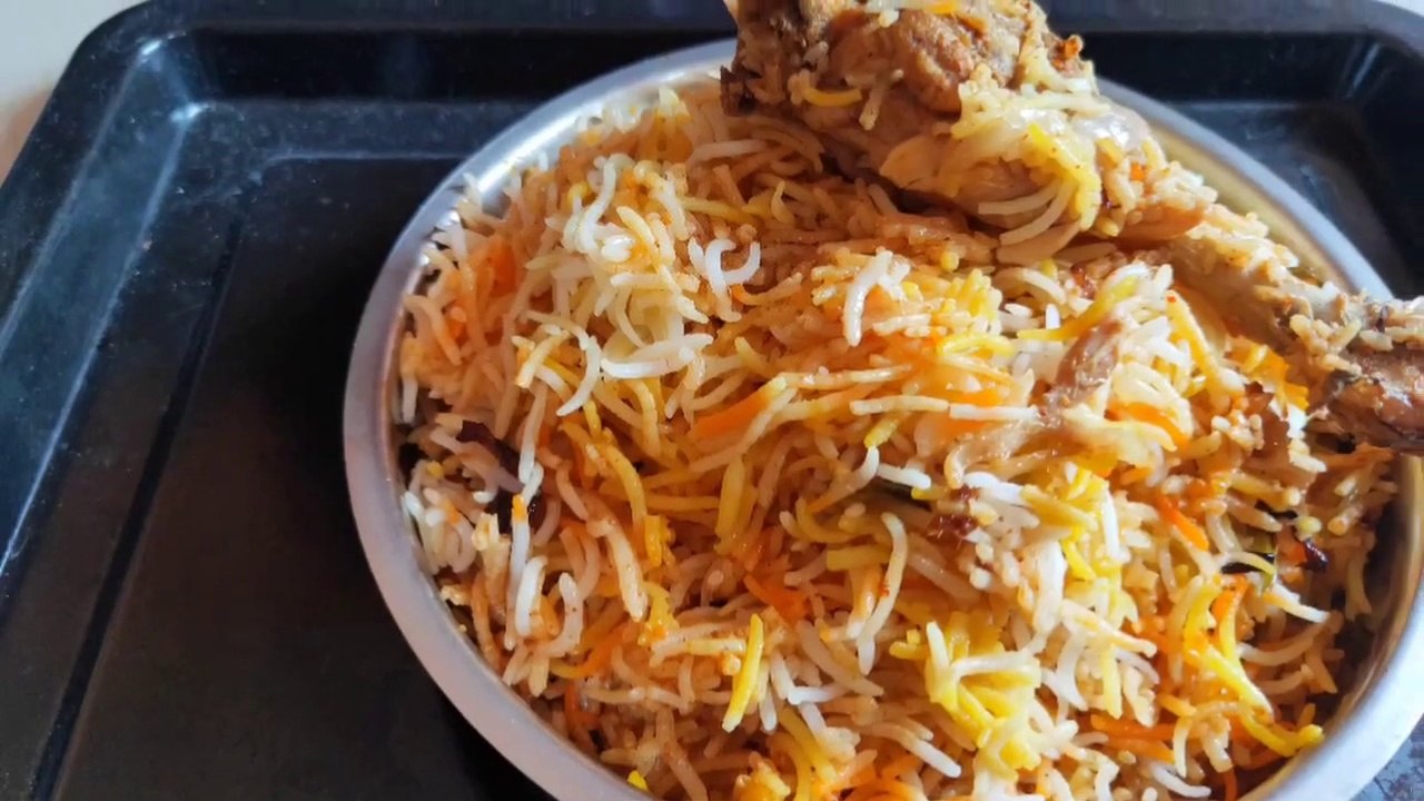 Chicken dum Biryani recipe in Tamil/Hyderabadi Chicken dum Biryani/Chicken biryani recipe in Tamil/Chicken recipes in Tamil/ Variety rice recipes in Tamil