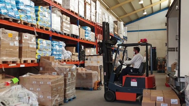 Reconocidos líderes sociales participan en una iniciativa solidaria de apoyo a Cáritas