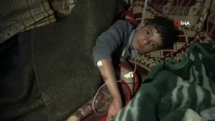 - İdlib'deki göçmen kampında 50 Suriyeli gıdadan zehirlendi