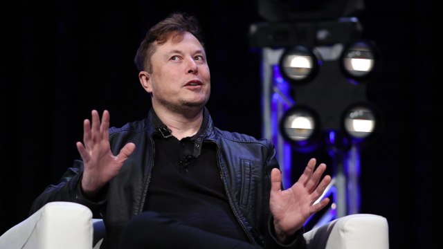 Trump Supports Elon Musk's Bid To Reopen Tesla Plant In California