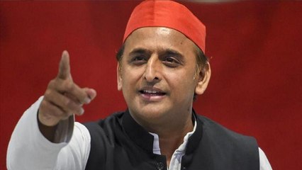 Akhilesh Sides With Priyanka, Says No One Has Autonomy Over 'Saffron'