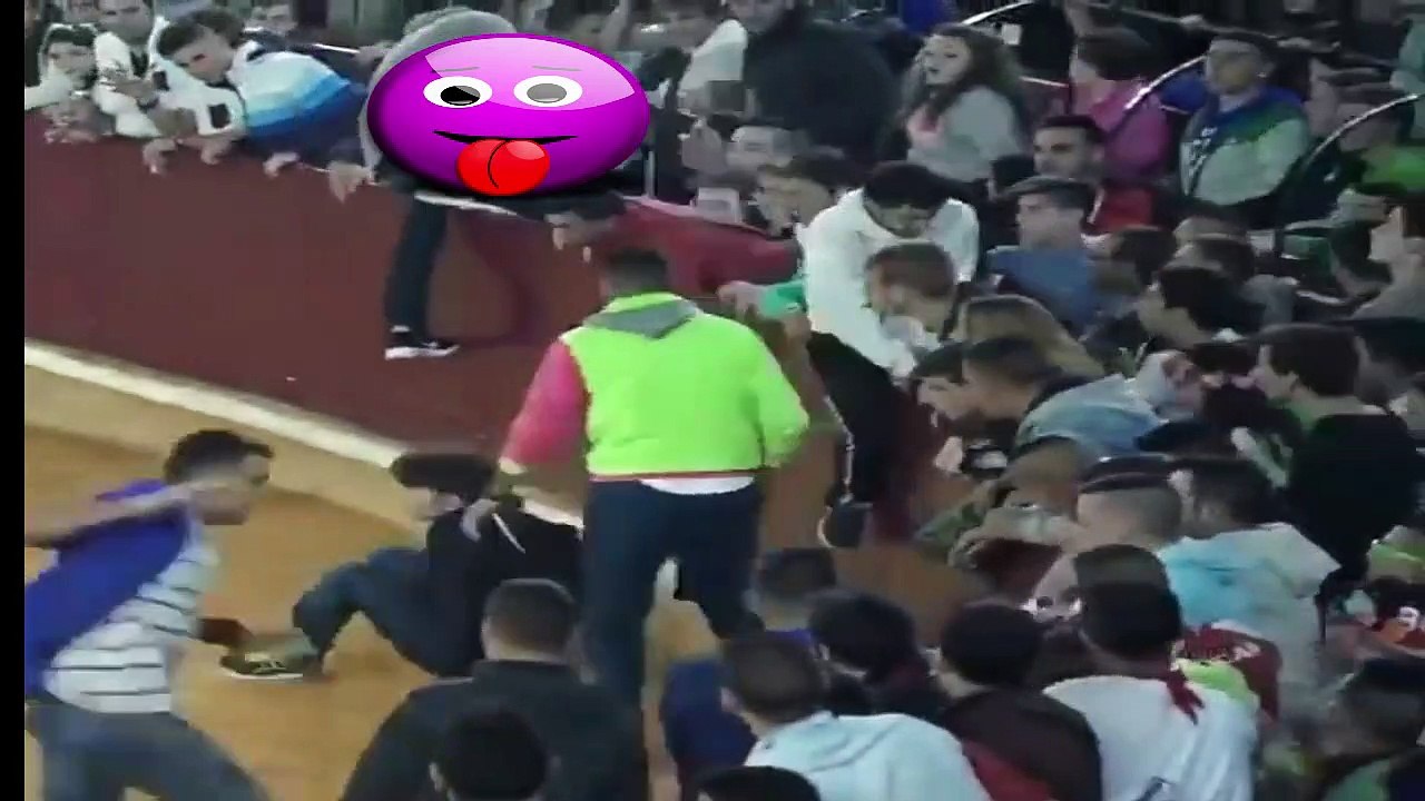 Bull Fight | Bull Fight Dangerous Hitting | Bull Fight Best Funny Video | Bulls Attacking People