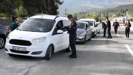 Turizm merkezlerinin yer aldığı Muğla'ya girişlerde denetimler artırıldı