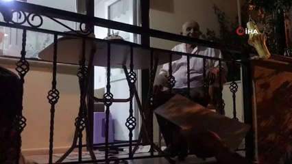 56. evlilik yıl dönümlerini vefa destek grubunun sürpriziyle balkonda kutladılar