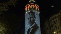 Galata Kulesi'ne Türk bayrağı ve Atatürk resimleri yansıdı