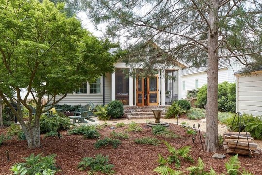 Peek Inside an Alabama Backyard Retreat Built for Embracing Nature
