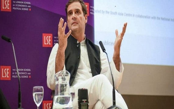 Congress president Rahul Gandhi visits flood relief camps in Kerala