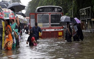 Heavy rain slows down Mumbai's pace on Monday morning