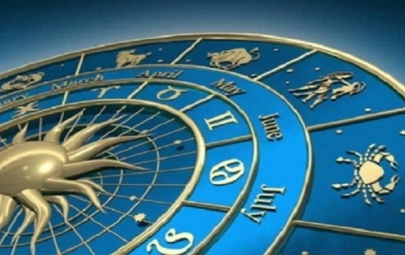 Aquarius Today’s Horoscope August 15: Aquarius moon sign daily horoscope | Aquarius Horoscope in Hindi