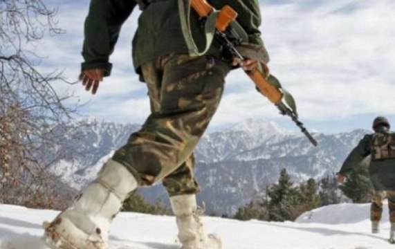 ITBP rafters brave strong Himachal Pradesh currents, to rescue two stranded tourists