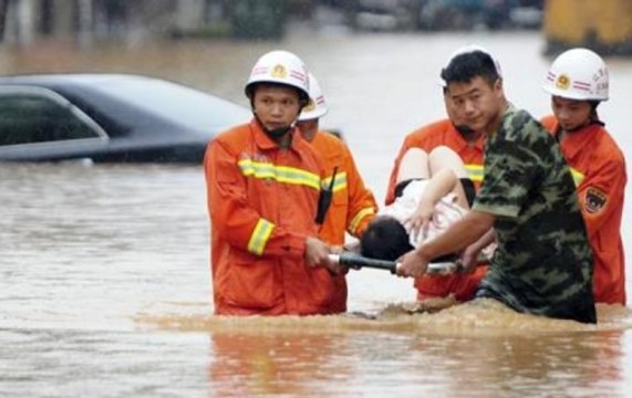 Heavy floods causes severe damage in China