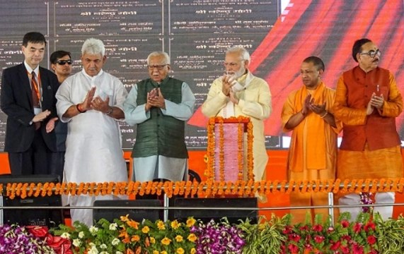 PM Modi slams oppositions for neglecting people; delaying projects