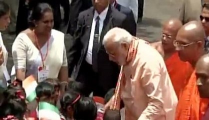 PM gets warm welcome in Sri Lanka