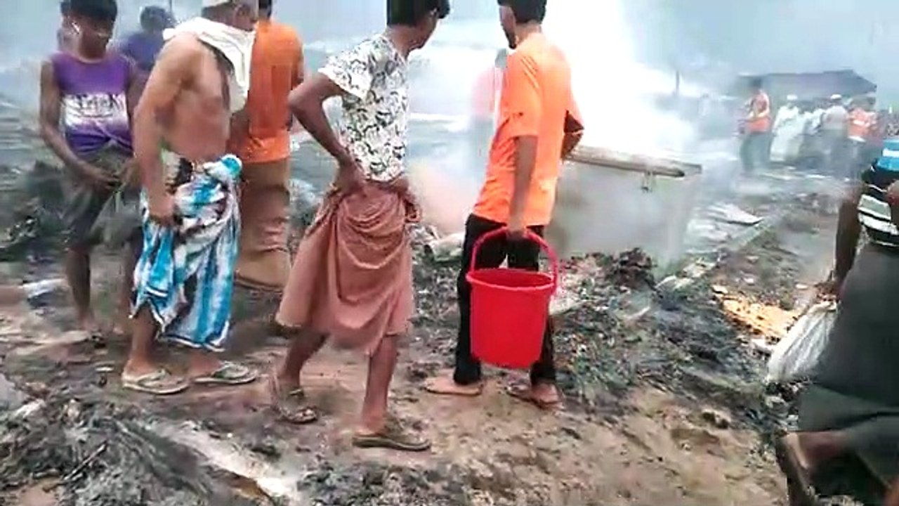 Bangladeş’te bulunan kampta yangın