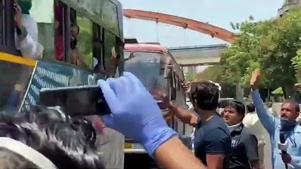 Sonu Sood Becomes The First B-Town Celeb To Organise Transport Buses For Migrants Stuck In Mumbai