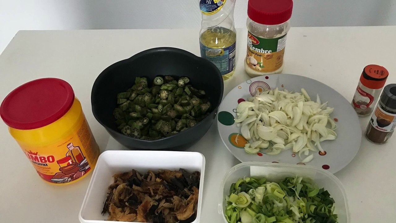 Épinards au Gombo  et au poissons  fumé , recette facile et rapide