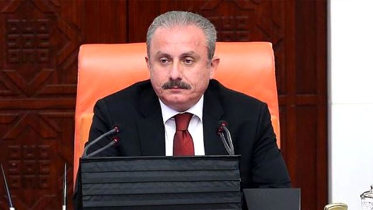Meclis Başkanı Şentop'tan, "AVM'ler açık, Meclis neden kapalı?" sorusuna dikkat çeken yanıt: Gündemde acil bir şey yok