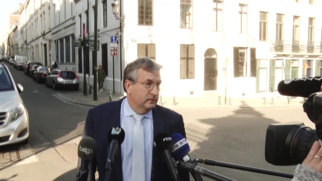 Réouverture des écoles: Faire preuve de bon sens (Pierre-Yves Jeholet)