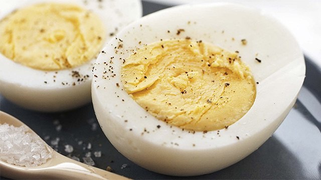 उबले अंडे खाने के बाद कभी न खाएं ये चीजें । Never eat this things after eating boiled eggs । Boldsky