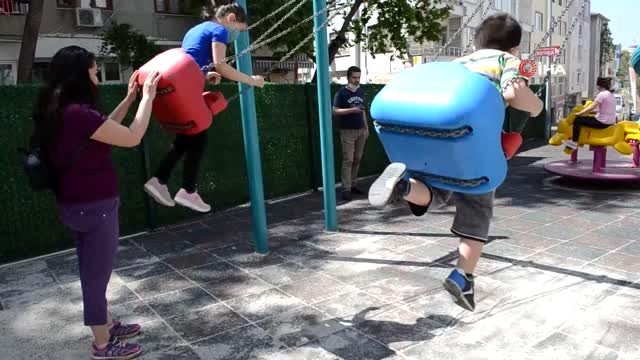 Çocuklardan çok aileler nefes aldı: Evde tutmak için çocuklarla çocuk oluyorduk