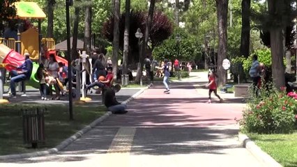 14 yaş altı çocuklar uzun zaman sonra sokağa çıktı