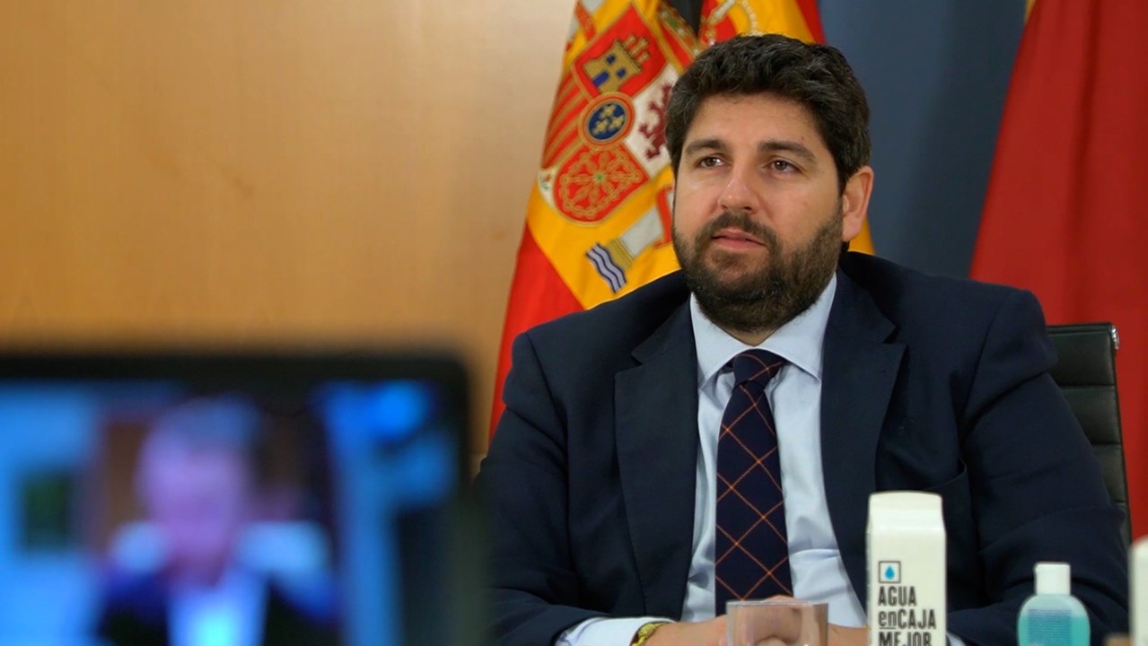 López Miras se reúne telemáticamente con el presidente de Vodafone España