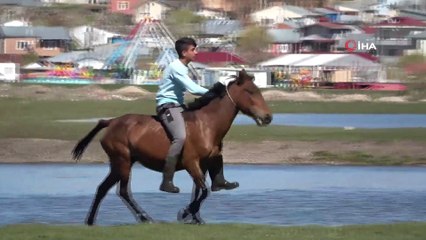 Sular Altında Kalan Ovada Balık Avı