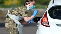 İngiltere'de orduya koronavirüsten korunmak için sinek ilacı dağıtıldı