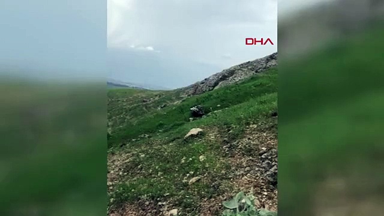 DİYARBAKIR Teröristlerin yola tuzakladığı hareket sensörlü patlayıcıları jandarma imha etti