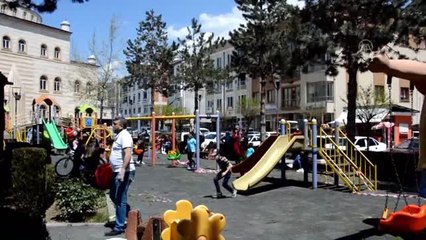 14 yaş altı çocuklar uzun zaman sonra sokağa çıktı (2)