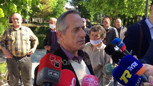 Ora News - Protesta në Shkodër e Fier, tregtarët kërkojnë hapjen e punës dhe pagat e luftës