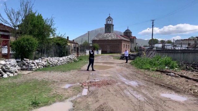 Ora News - Korçë: Me thikë dhe gurë, nipi plagos tezen dhe bashkëshortin e saj