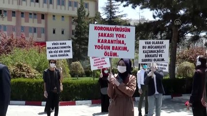 Tải video: Van'da üniversite öğrencileri Kovid-19'a dikkati çekmek için yürüyüş yaptı