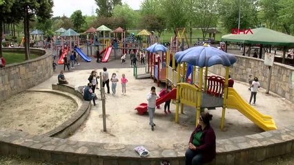 BAYRAMPAŞA'DA PARKA GELDİLER KAPIDA KALDILAR