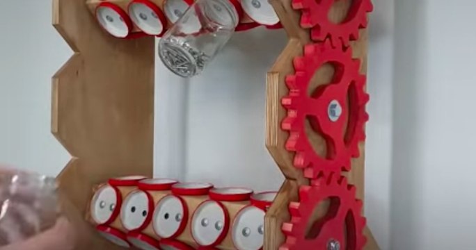 Cet homme a trouvé une idée géniale pour ranger ses outils