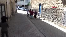 BATMAN Gercüş'te sokağa çıkan çocuklar doyasıya eğlendi