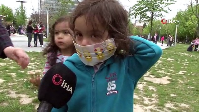 Gaziosmanpaşa Belediyesi çocuklara kitap ve maske dağıttı