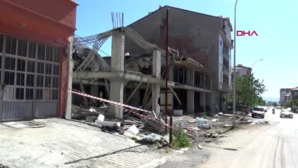 AFYONKARAHİSAR Sandıklı'da inşaatta çökme 2 yaralı