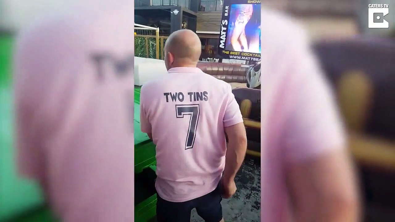 Faire du taureau mécanique après une soirée arrosée... Pas facile