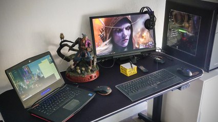 REKT RGO Desk 140 : le bureau pour gamer qui se mont(r)e à la hauteur