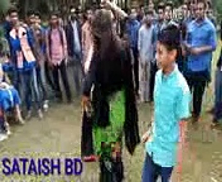 শিক্ষা সফরে গিয়ে নেচে সবাইকে অবাক করে দিলো মেয়ে গুলা