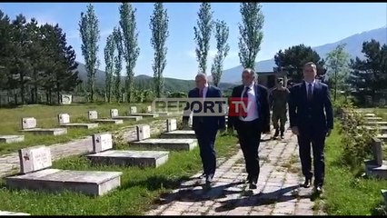 Ceremoni pa pompozitet në Kukës, përkujtohen dëshmorët e atdheut! Varrezat në gjendje të mjerueshme