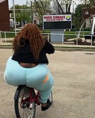 Amazing woman burns fat on a bicycle