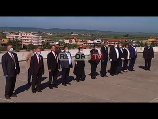 Lushnje/ Koronavirusi 'pengon' familjarët të përkujtojnë dëshmorët, nderon pushteti vendor