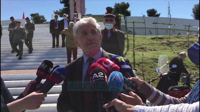 Komunistet nderojne deshmoret - News, Lajme - Vizion Plus