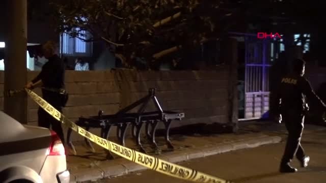 Adıyaman'da kurşunlanan evin camları kırıldı