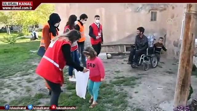 Bakan Selçuk, işaret dili ile Engelliler Haftasını kutladı