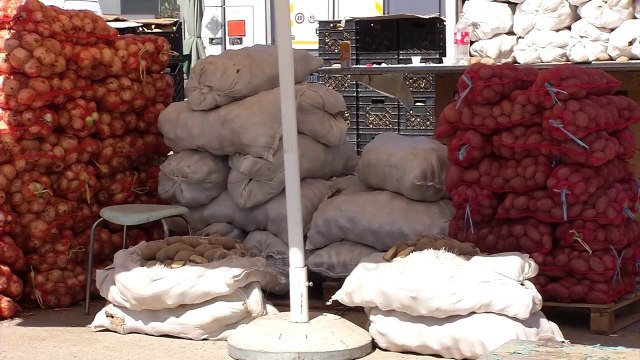 Ora News - “Rritja e çmimeve në treg”, Erjon Braçe denoncon tregun agro-ushqimor Tiranë