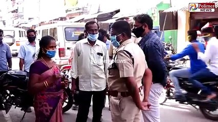 பழங்களை சாலைகளில் கொட்டியதற்கு நகராட்சி ஆணையர் வருத்தம் தெரிவித்தார்