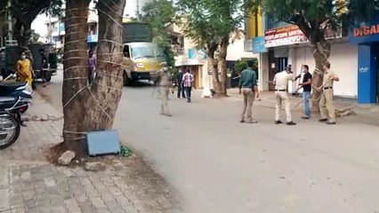 ಚಿಕ್ಕಮಗಳೂರಿನಲ್ಲಿ ಆತಂಕಕ್ಕೆ ಕಾರಣವಾಯ್ತು ರಸ್ತೆಬದಿಯಿದ್ದ ಅನಾಮಧೇಯ ಸೂಟ್ ಕೇಸ್!! | Chikkamagalur